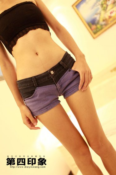 腿再分大點(diǎn)就可以吃到了