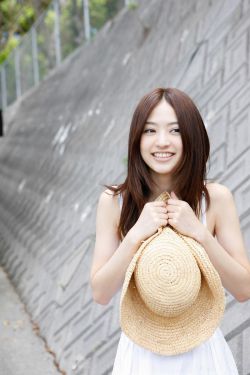 女大學(xué)生的保姆